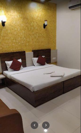 7Bhk Villa With Wonderful View And Good Food Лонавала Екстериор снимка